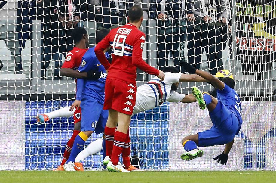 Calcio d&#39;angolo preciso di Marchisio e l&#39;inzuccata del francese non lascia scampo a Romero. Reuters
